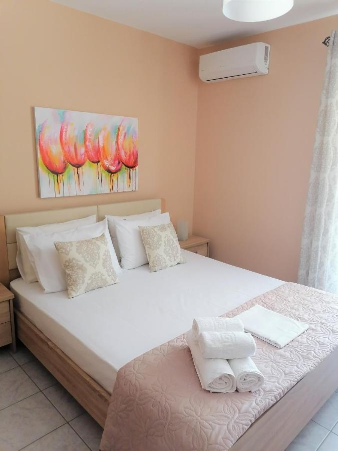 Nini'S House 1 Apartment นีดรี ภายนอก รูปภาพ