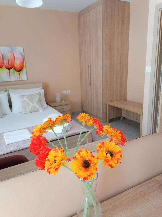 Nini'S House 1 Apartment นีดรี ภายนอก รูปภาพ